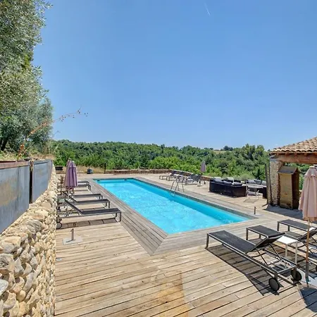 Konukevi Piscine